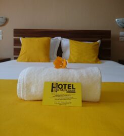 Hôtel Le Pousse Pousse